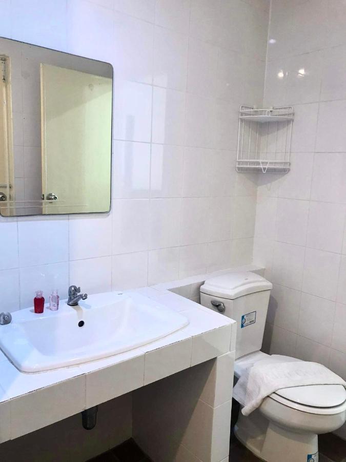 Kata Beach Guesthouse Kültér fotó
